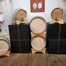 2.5 & 5 gal Oak Barrels-lightly charred & perfect for aging 